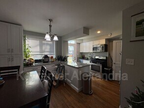 105 Clifford Ave in Alexandria, VA - Building Photo - Building Photo