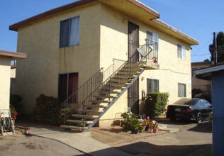 3724-3732 Sunset Ln in San Ysidro, CA - Foto de edificio - Primary Photo