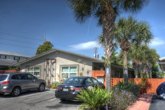 909 NE 23rd Dr in Wilton Manors, FL - Building Photo - Building Photo