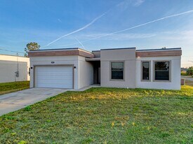 2919 65th St W in Lehigh Acres, FL - Building Photo