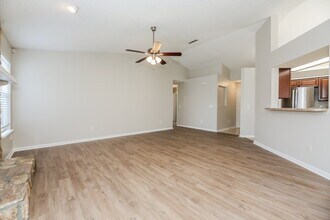 380 Willow Green Dr in Orange Park, FL - Foto de edificio - Building Photo