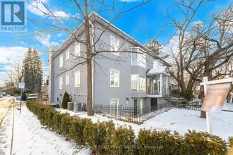 312 Reynolds St in Oakville, ON - Building Photo - Building Photo