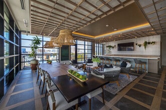 NOVEL River Oaks by Crescent Communities in Houston, TX - Foto de edificio - Building Photo