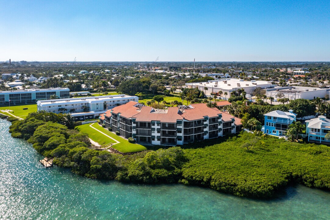 200 Waterway Rd in Jupiter, FL - Building Photo