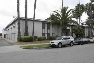5841-5847 W 93rd St in Los Angeles, CA - Building Photo
