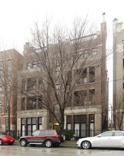 3346 N Southport Ave in Chicago, IL - Foto de edificio - Building Photo