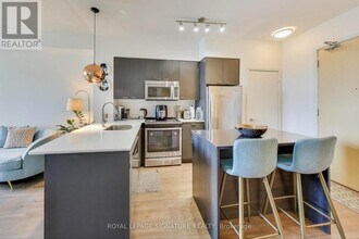 30 Roehampton Ave in Toronto, ON - Building Photo - Building Photo