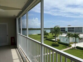 100 Waterway Rd in Jupiter, FL - Building Photo - Building Photo