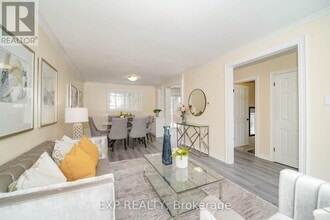 22 Jones Ct in Aurora, ON - Building Photo - Building Photo