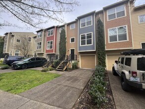 2024 NE Sheffield Ave in Hillsboro, OR - Building Photo - Building Photo