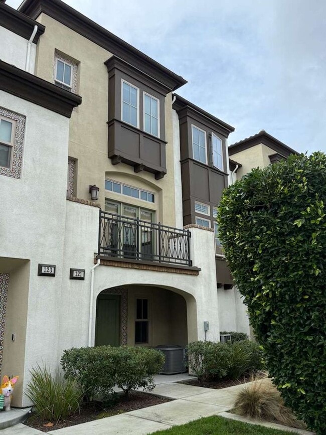 121 Sonoma Ter in Mountain View, CA - Building Photo - Building Photo