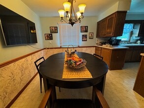 1736 Spence St in Green Bay, WI - Building Photo - Building Photo