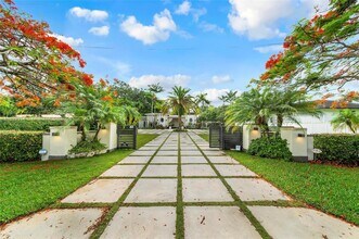 6645 SW 73rd Ct in Miami, FL - Building Photo - Building Photo