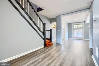 424 N Linwood Ave in Baltimore, MD - Building Photo - Building Photo