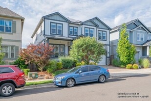 15193 NW Delia St in Portland, OR - Building Photo
