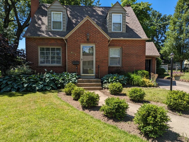 property at 671 Buena Vista Ave