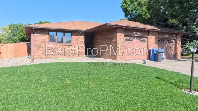 3209 White Elm Ct