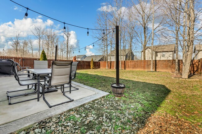 505 Sourwood Dr in Clarksville, TN - Building Photo - Building Photo