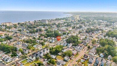 180 Peck Ave in West Haven, CT - Building Photo - Building Photo