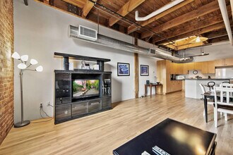 1890 Wewatta St in Denver, CO - Building Photo - Building Photo