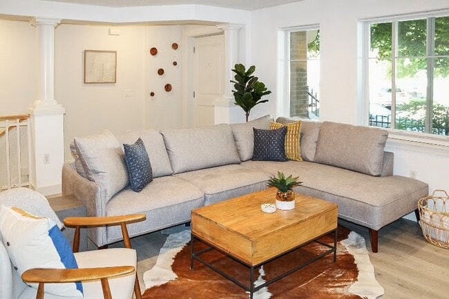 1549 NW 57th St in Seattle, WA - Foto de edificio - Building Photo