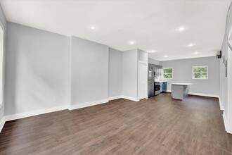 828 Ocean Ave, Unit 2 in Jersey City, NJ - Building Photo - Building Photo