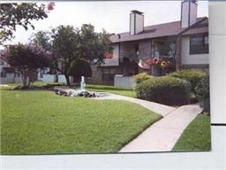 Parkway Lane Condominiums in Dallas, TX - Building Photo