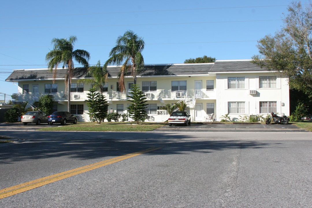 300 Gunn Ave in Clearwater, FL - Building Photo