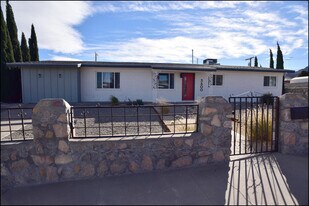 3600 Volcanic Ave in El Paso, TX - Building Photo
