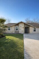 6902 Colony Park Dr in Austin, TX - Building Photo