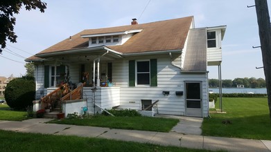 Riverside Apartments in Trenton, MI - Foto de edificio - Building Photo