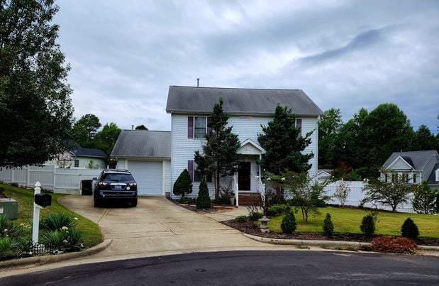 837 Shackleton Rd in Apex, NC - Foto de edificio - Building Photo