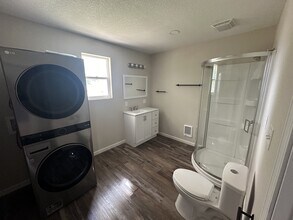 512 Collins Ave in Van Wert, OH - Building Photo - Building Photo