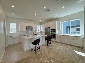 283 Lynx in Irvine, CA - Building Photo - Building Photo