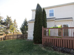 784 Sanville Dr in Lewis Center, OH - Foto de edificio - Building Photo