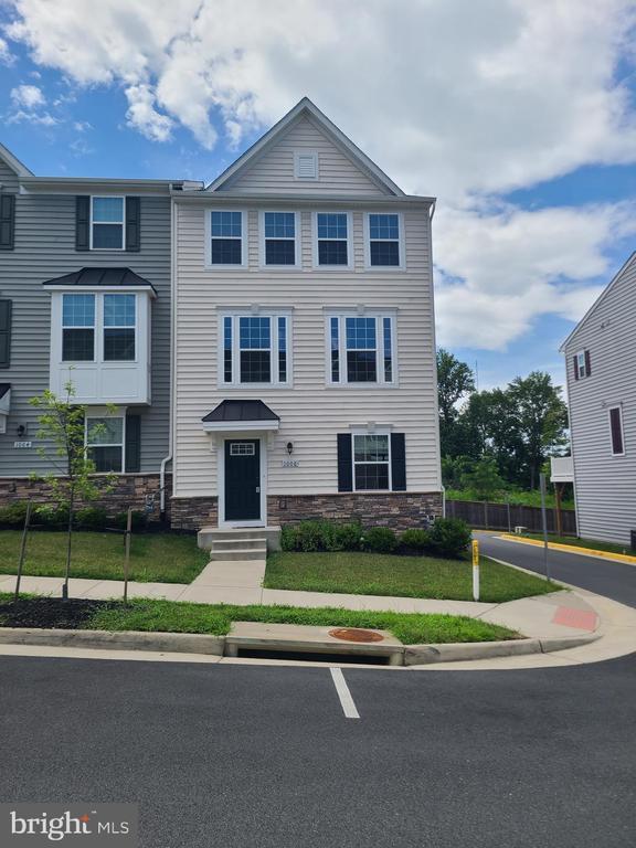 1006 Valley Run Dr