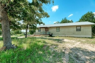 1170 County Rd B in Lexington, TX - Building Photo - Building Photo