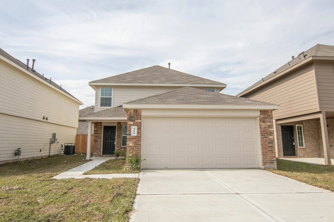 4218 Silver Ranch Rd in Houston, TX - Building Photo