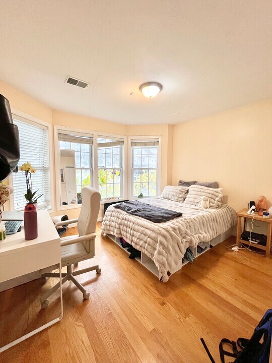 207 Hillside St, Unit 2 in Boston, MA - Building Photo