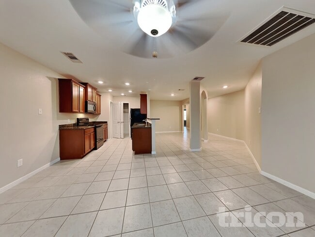 804 Painted Bison Dr in La Marque, TX - Foto de edificio - Building Photo