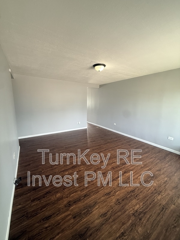 403 Montrose Dr in Romeoville, IL - Building Photo - Building Photo