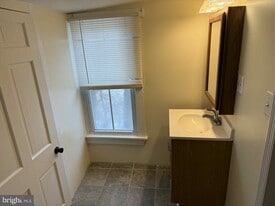 1407 E Norwegian St in Pottsville, PA - Building Photo