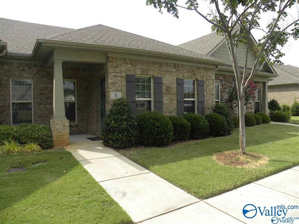 6 Atherton Cir SW in Huntsville, AL - Building Photo