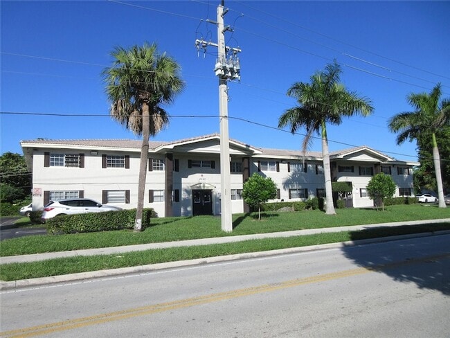 4280 Woodside Dr, Unit 11 in Coral Springs, FL - Building Photo - Building Photo