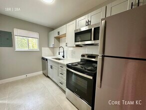 2320 W 47th Ave in Kansas City, KS - Building Photo - Building Photo