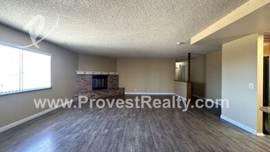 10287 Oakwood Ave in Hesperia, CA - Building Photo - Building Photo