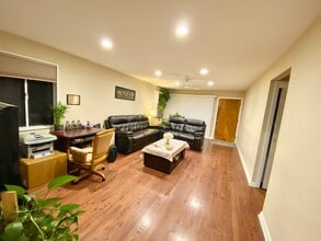 850 Waukegan Rd in Northbrook, IL - Building Photo - Building Photo