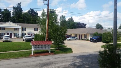 152 E 6th St, Unit 22 in Waterford, PA - Foto de edificio - Building Photo