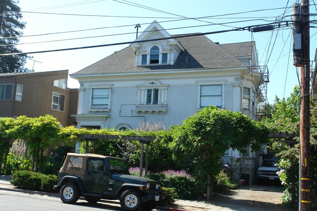 2214 Haste St in Berkeley, CA - Foto de edificio