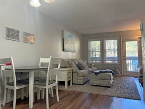 58 Branch Tpke, Unit 52 in Concord, NH - Foto de edificio - Building Photo